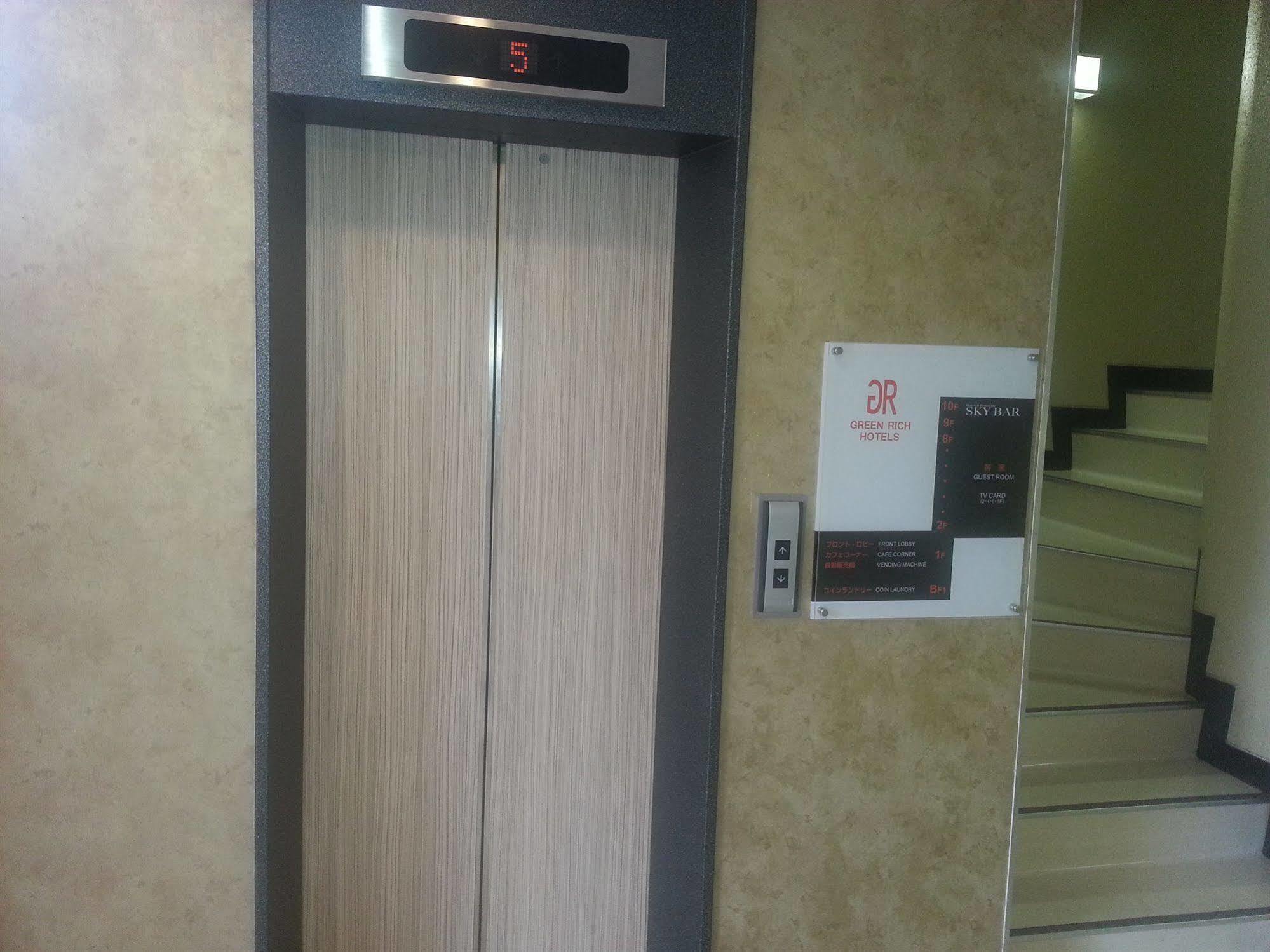 Gr Hotel Ginzadori Kumamoto Buitenkant foto